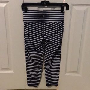 Athleta Pants - Athleta navy stripe crop leggings sz xs 57435 Athleta Pants - Athleta navy stripe crop leggings sz xs 57435